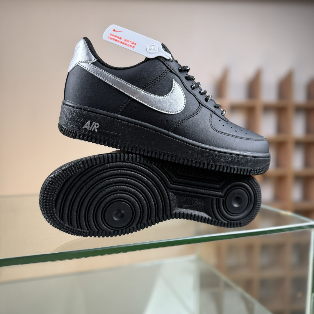 Nike Air Force 1 Low 07 黑骑士 黑银 ZH0316-125-莆田鞋,莆田鞋货源,高仿鞋,高仿鞋货源,安福档口,莆田高仿鞋,莆田鞋批发,高仿鞋批发,莆田高仿运动鞋,高仿运动鞋,莆田运动鞋 Nike Air Force 1 Low 07 黑骑士 黑银 ZH0316-125