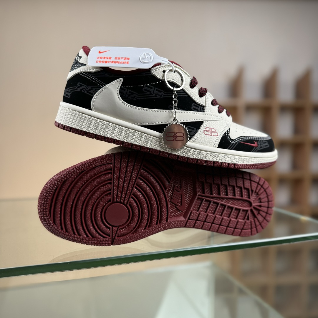 Travis Scott x Fragment Design x Jordan Air Jordan 1 Low SP “棕底白黑” XS2025-079-莆田鞋,莆田鞋货源,高仿鞋,高仿鞋货源,安福档口,莆田高仿鞋,莆田鞋批发,高仿鞋批发,莆田高仿运动鞋,高仿运动鞋,莆田运动鞋 Travis Scott x Fragment Design x Jordan Air Jordan 1 Low SP “棕底白黑” XS2025-079