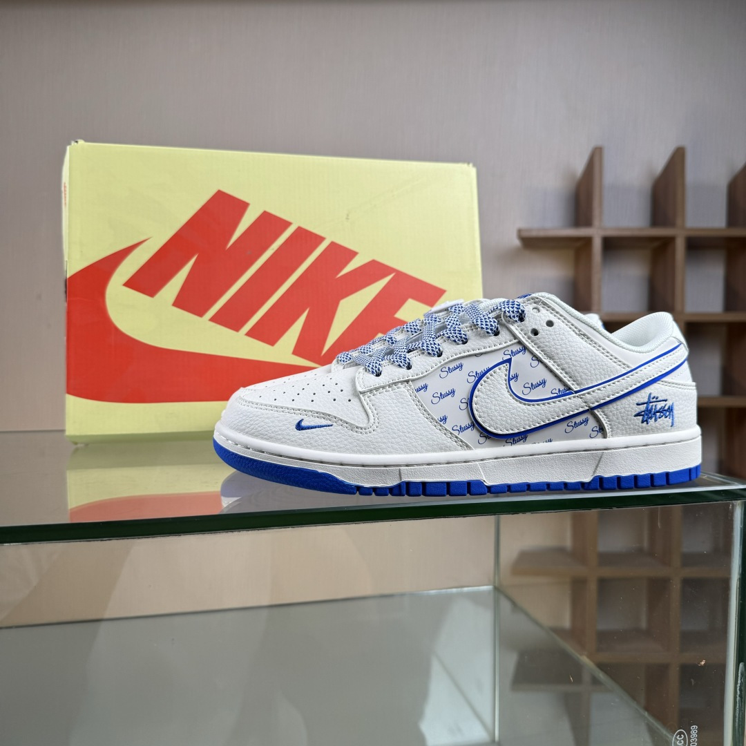 Nike SB Dunk Low x Stussy 白蓝小勾满天星 JP1628-022-莆田鞋,莆田鞋货源,高仿鞋,高仿鞋货源,安福档口,莆田高仿鞋,莆田鞋批发,高仿鞋批发,莆田高仿运动鞋,高仿运动鞋,莆田运动鞋 Nike SB Dunk Low x Stussy 白蓝小勾满天星 JP1628-022
