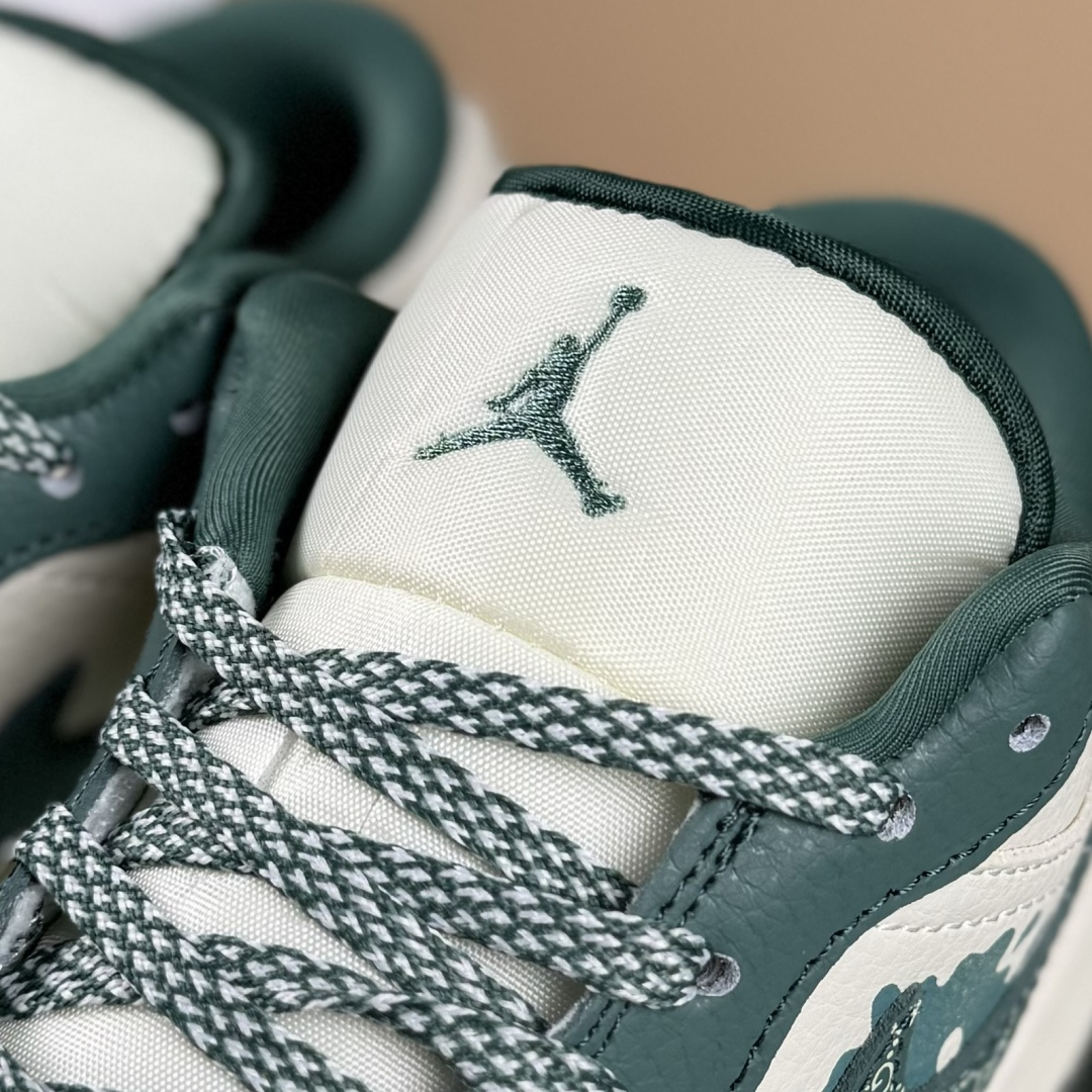 Nike Jordan Air Jordan 1 x GUCCI 绿白小勾满天星 QD1988-004