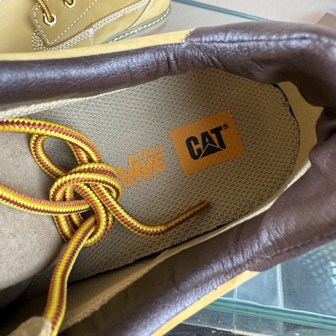 官网主推CAT卡特秋冬新款男士户外运动舒适出行防滑轻便满帮休闲鞋低帮短靴