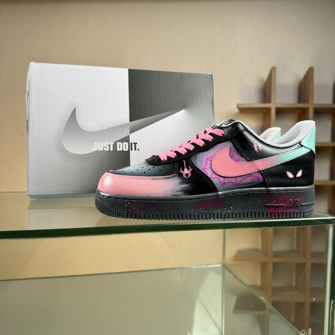 Nike Air Force 1 Low 07 粉黑蜘蛛侠涂鸦 YD2425-011