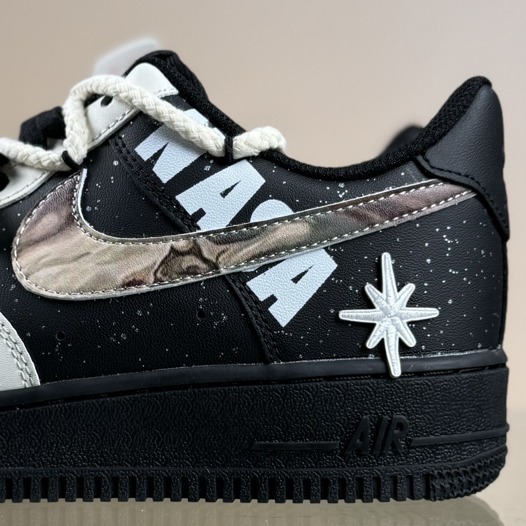 Nike Air Force 1 Low 07 科幻系列 皮革 黑武士 遨游木星 黑米 DX2920-001