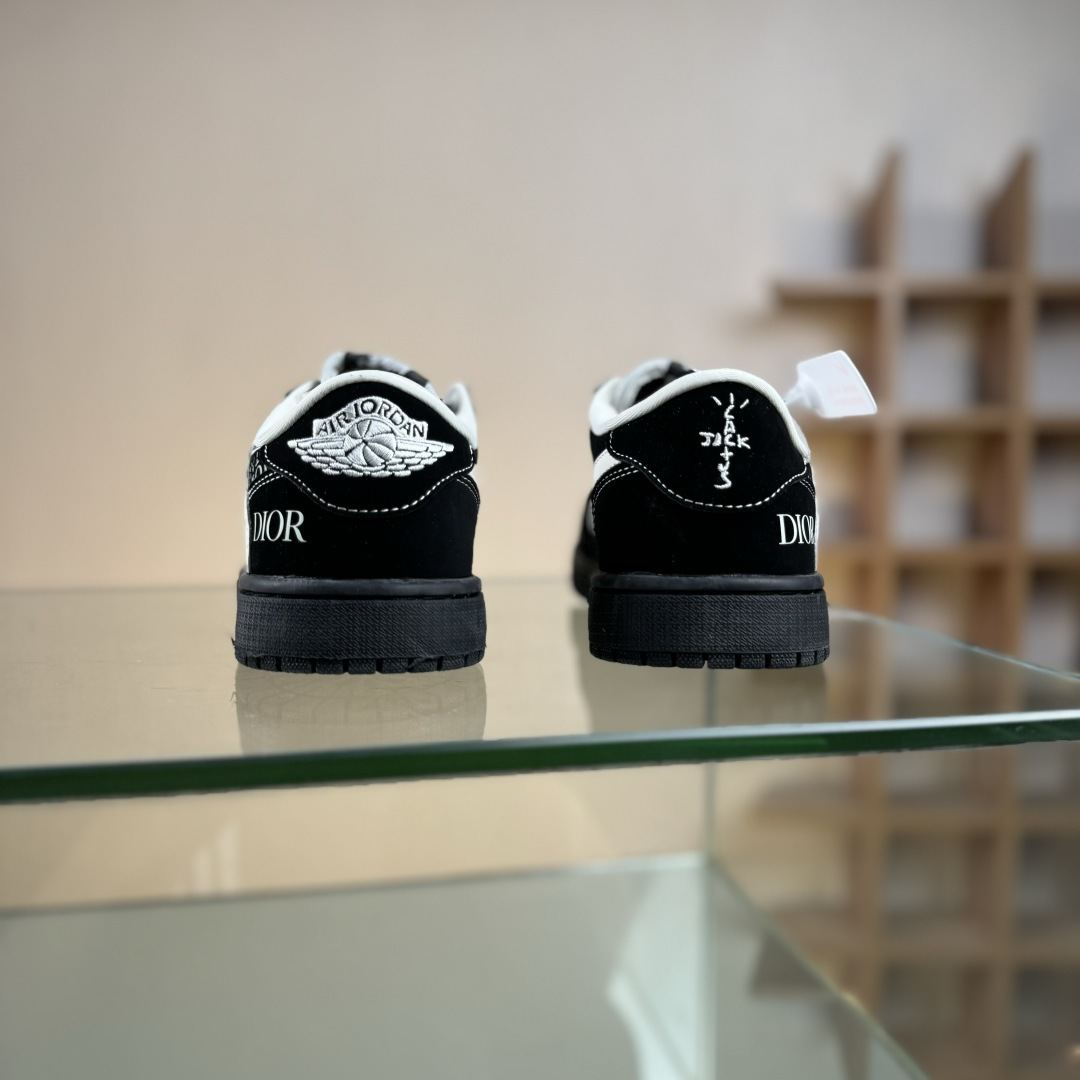 Travis Scott x Nike Air Jordan 1 Low x DIOR Air Jordan 1 Low 反转黑白小勾倒钩 LD2025-036