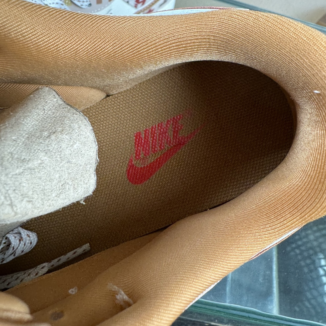 Nike SB Dunk Low x GUCCI 米棕满天星 SR8888-012