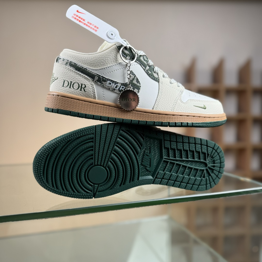 Nike Air Jordan 1 Low AJ1乔1低帮休闲板鞋 LR8888-013