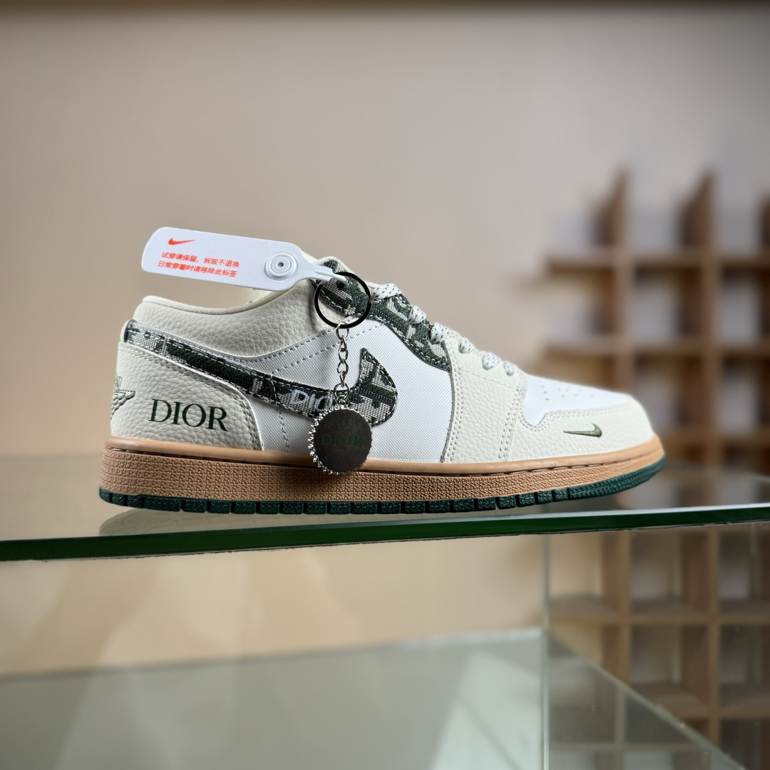 Nike Air Jordan 1 Low AJ1乔1低帮休闲板鞋 LR8888-013