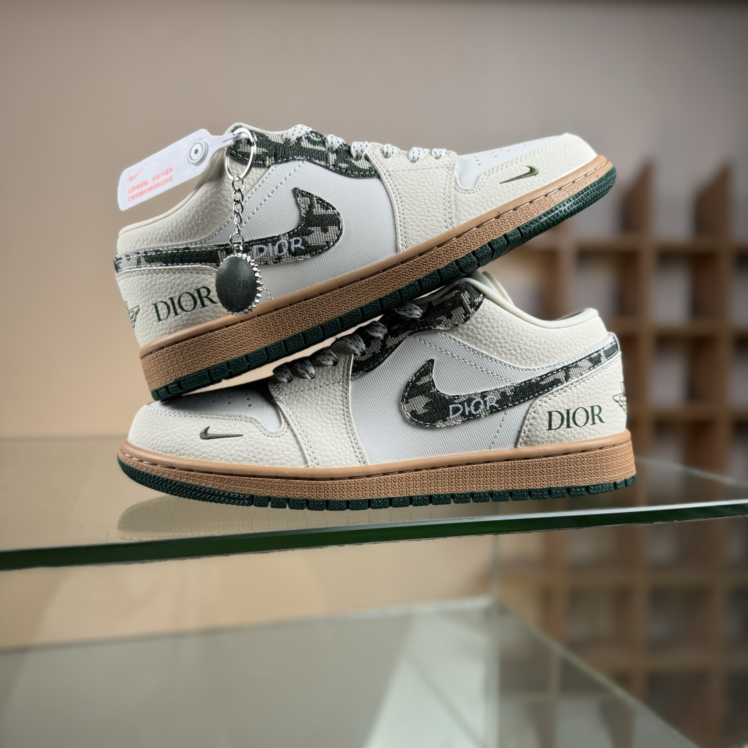 Nike Air Jordan 1 Low AJ1乔1低帮休闲板鞋 LR8888-013