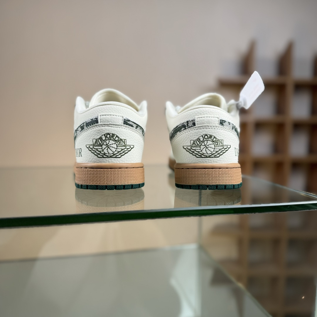 Nike Air Jordan 1 Low AJ1乔1低帮休闲板鞋 LR8888-013