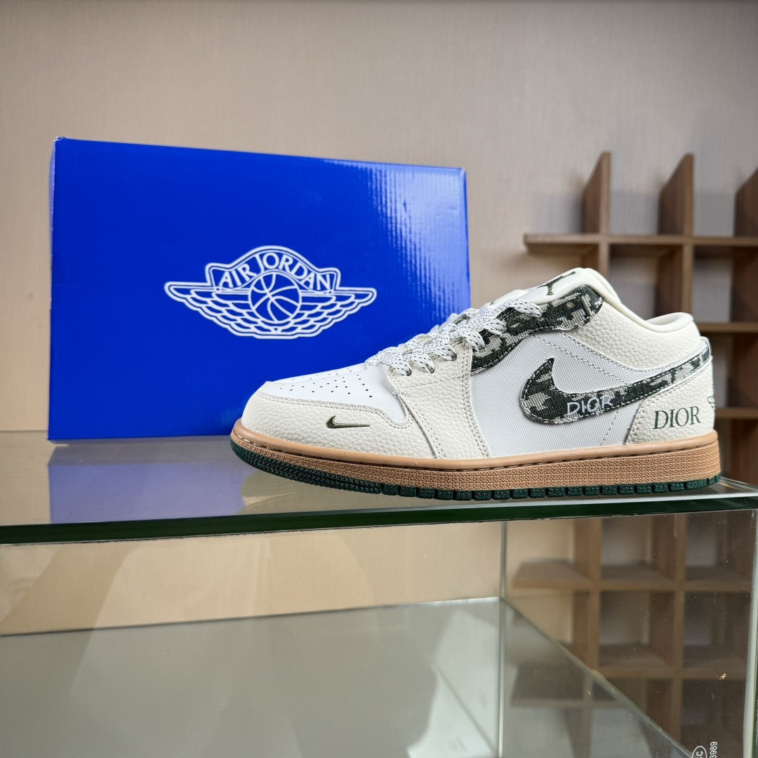 Nike Air Jordan 1 Low AJ1乔1低帮休闲板鞋 LR8888-013
