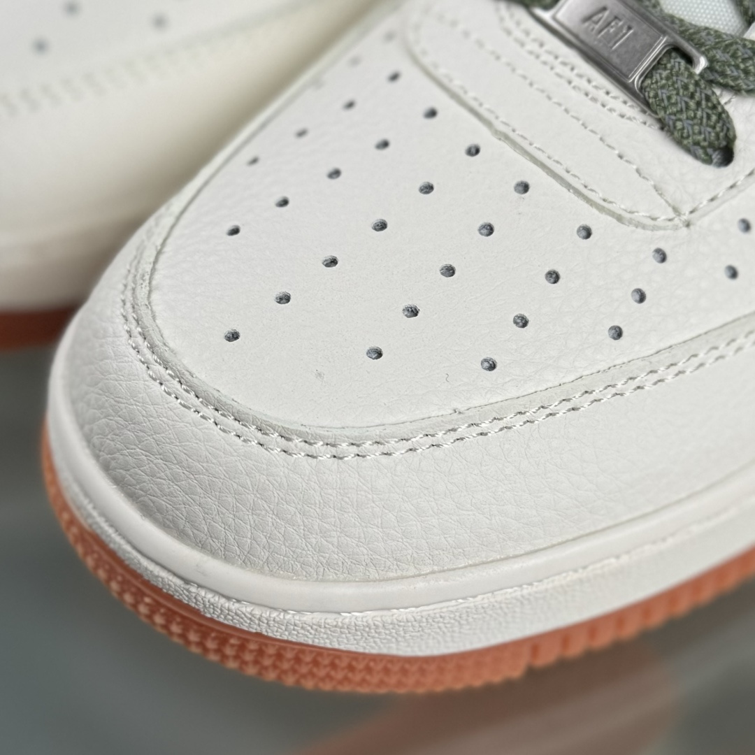 Nike Air Force 1'07 Low 斯图西联名 草绿生胶底 空军一号低帮休闲板鞋 XX3168-127-High Quatity Cheap Brand wholesale wholesaler seller Clothes Bags handbags Sneakers Top Fashion Clothing Shoes from China Factory Chinese suppliers best Quality Beautiful Price Nike Air Force 1'07 Low 斯图西联名 草绿生胶底 空军一号低帮休闲板鞋 XX3168-127