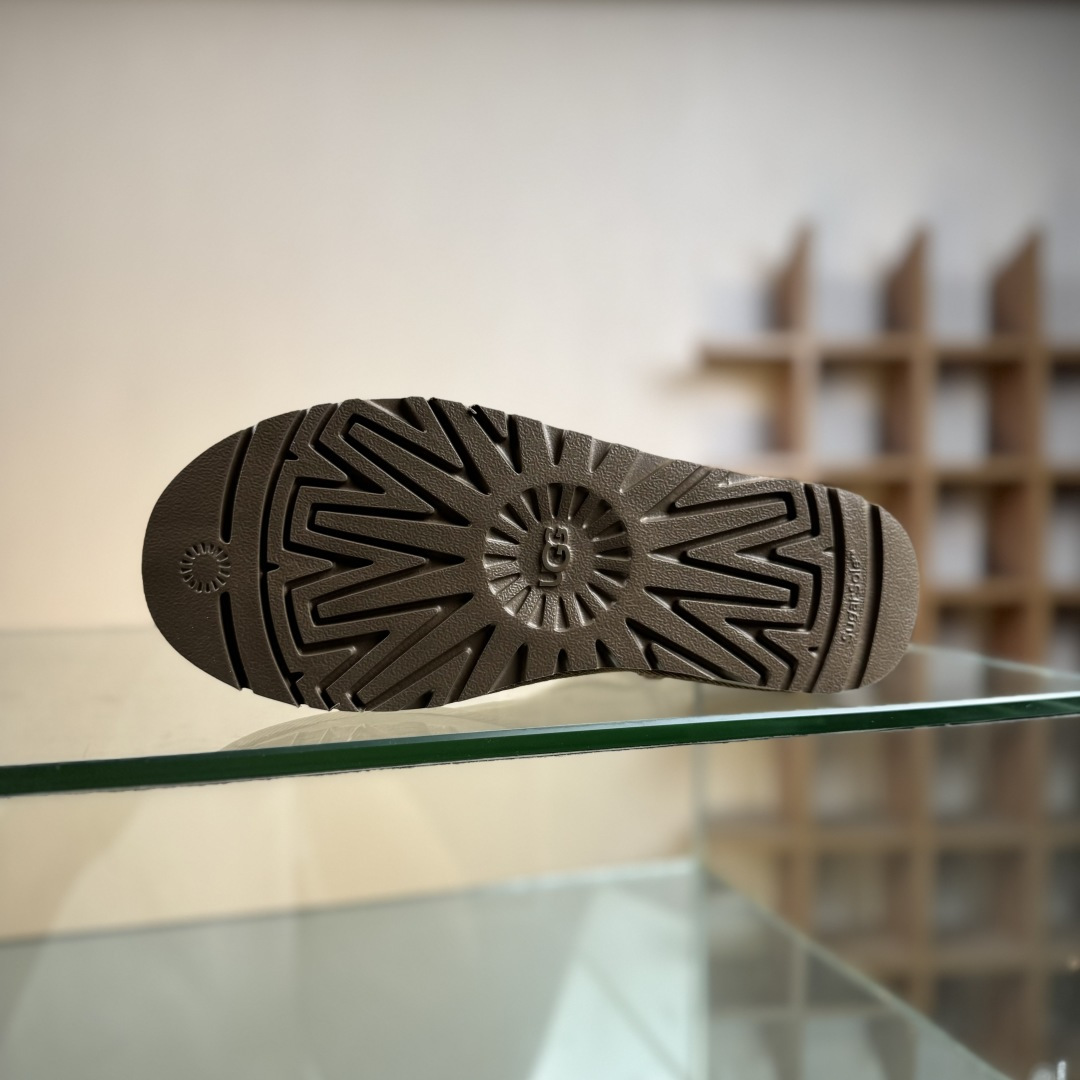 UGG Classic Ultra Mini 周冬雨同款羊毛一体迷你中筒靴 1116109栗色