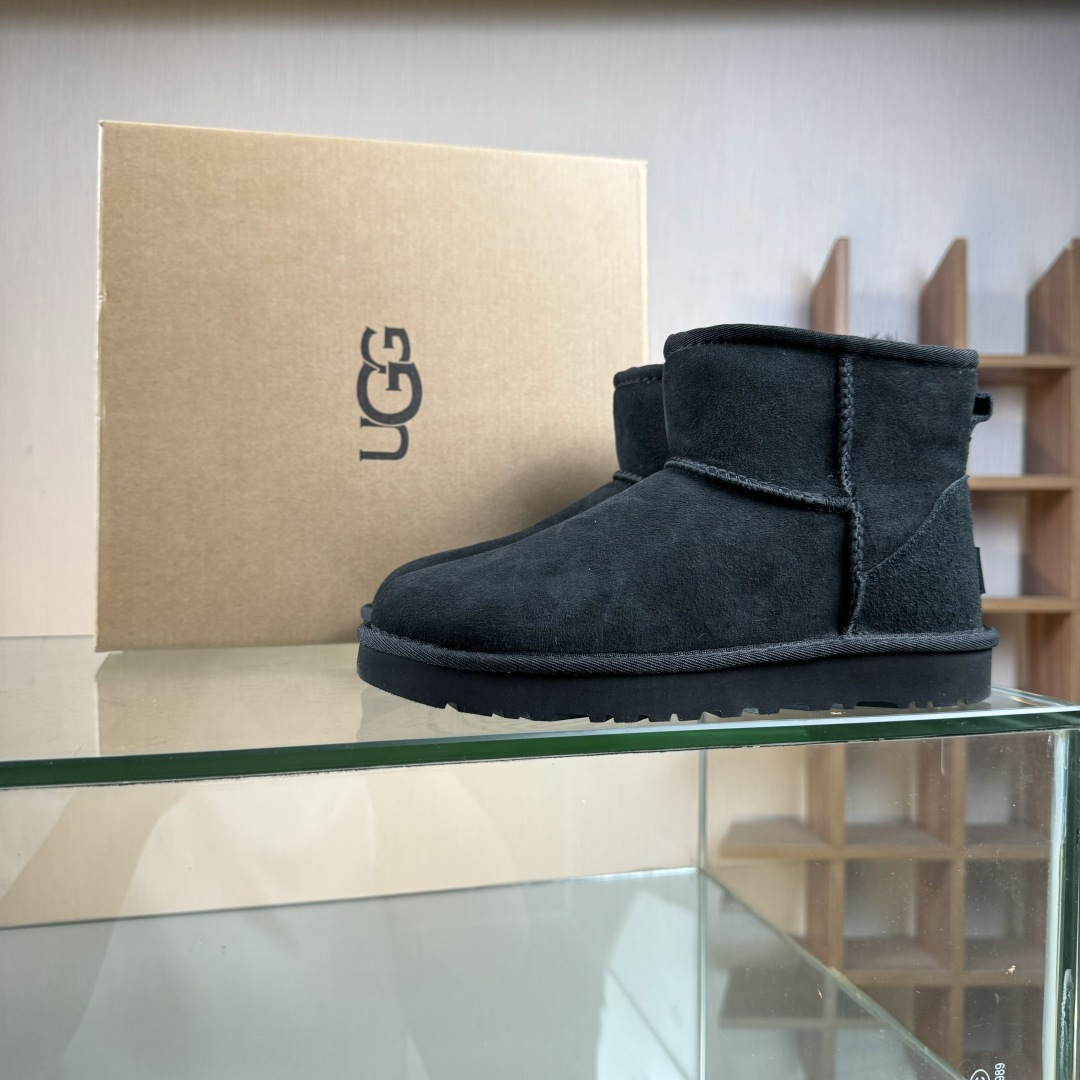 UGG Classic Ultra Mini 周冬雨同款羊毛一体迷你中筒靴 1116109黑色