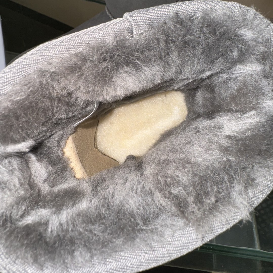 UGG Classic Ultra Mini 周冬雨同款羊毛一体迷你中筒靴 1116109灰色