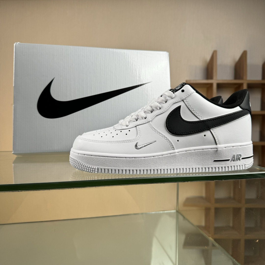 260 Nike Air Force 1'07 Low 黑银小勾 空军一号低帮休闲板鞋 ZH0316-109