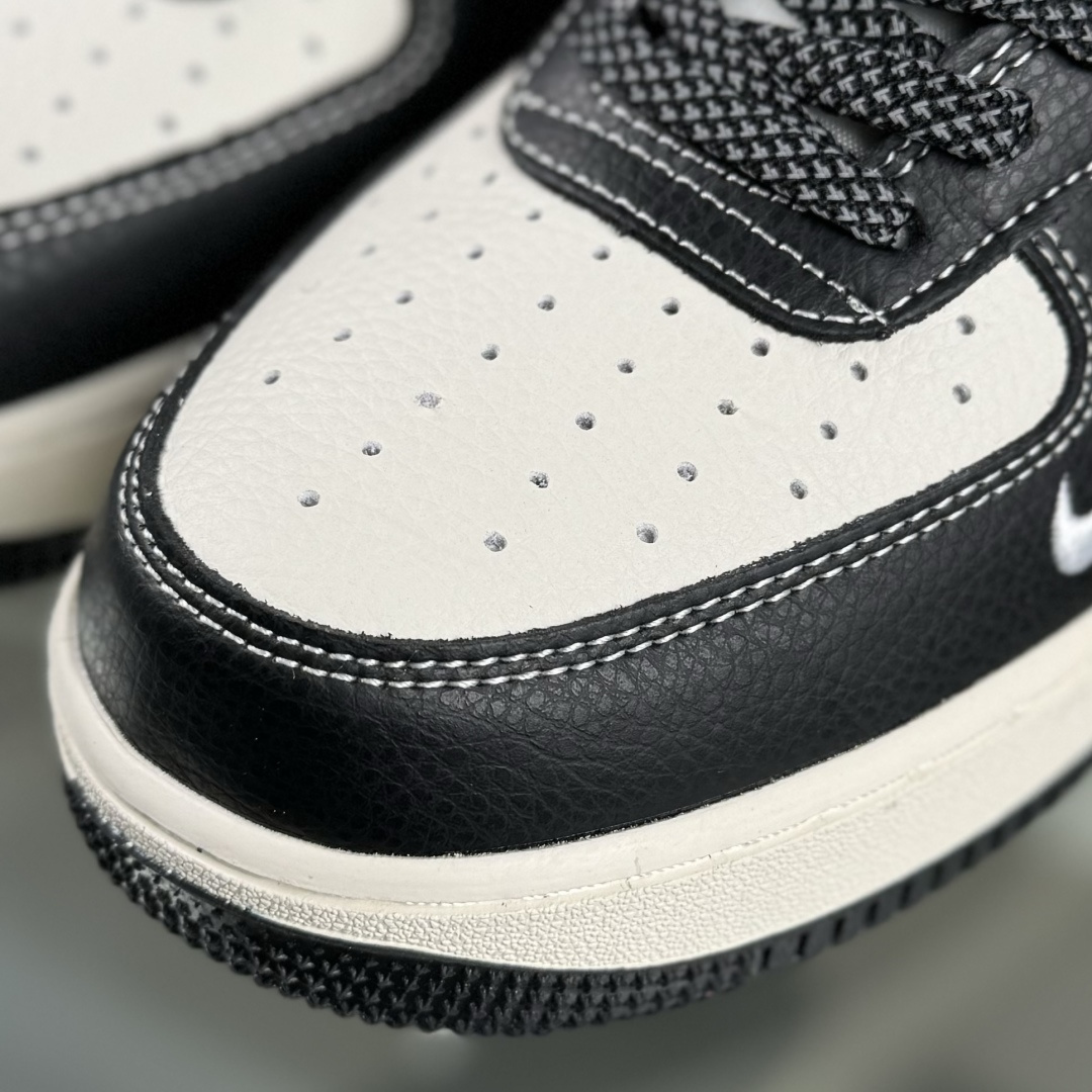 260 Nike Air Force 1'07 Low 斯图西联名 经典黑白熊猫 空军一号低帮休闲板鞋 DD1982-318