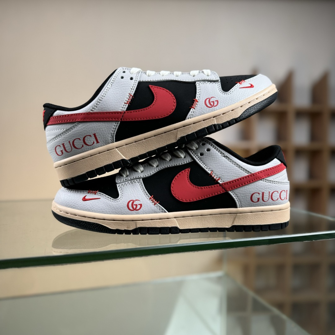 200 高端定制Nike SB Dunk Low 古驰联名— 灰黑红 高端定制 低帮休闲板鞋 XD1588-206