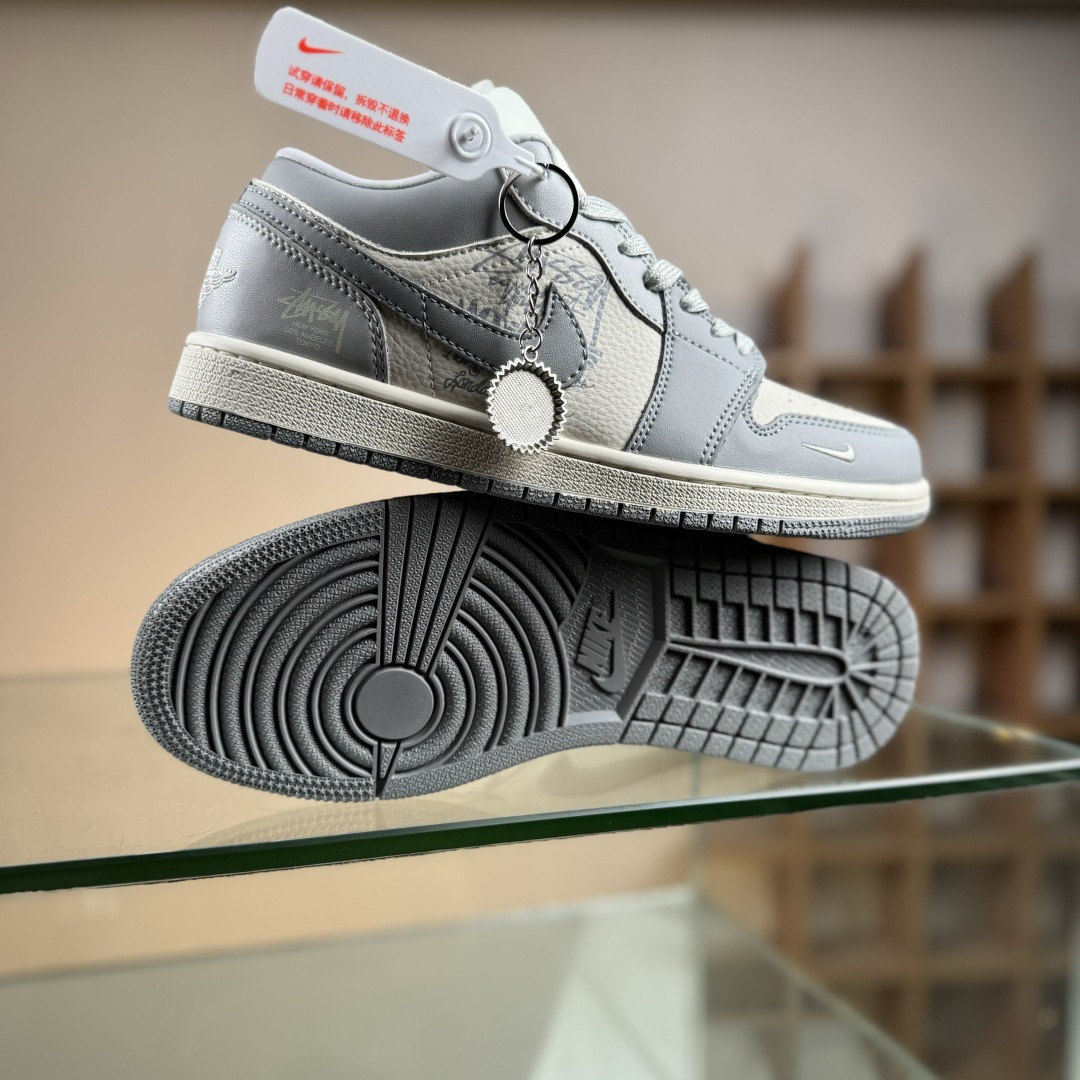 280 Nike Jordan Air Jordan 1 x Stussy 灰白小勾 QD1988-006