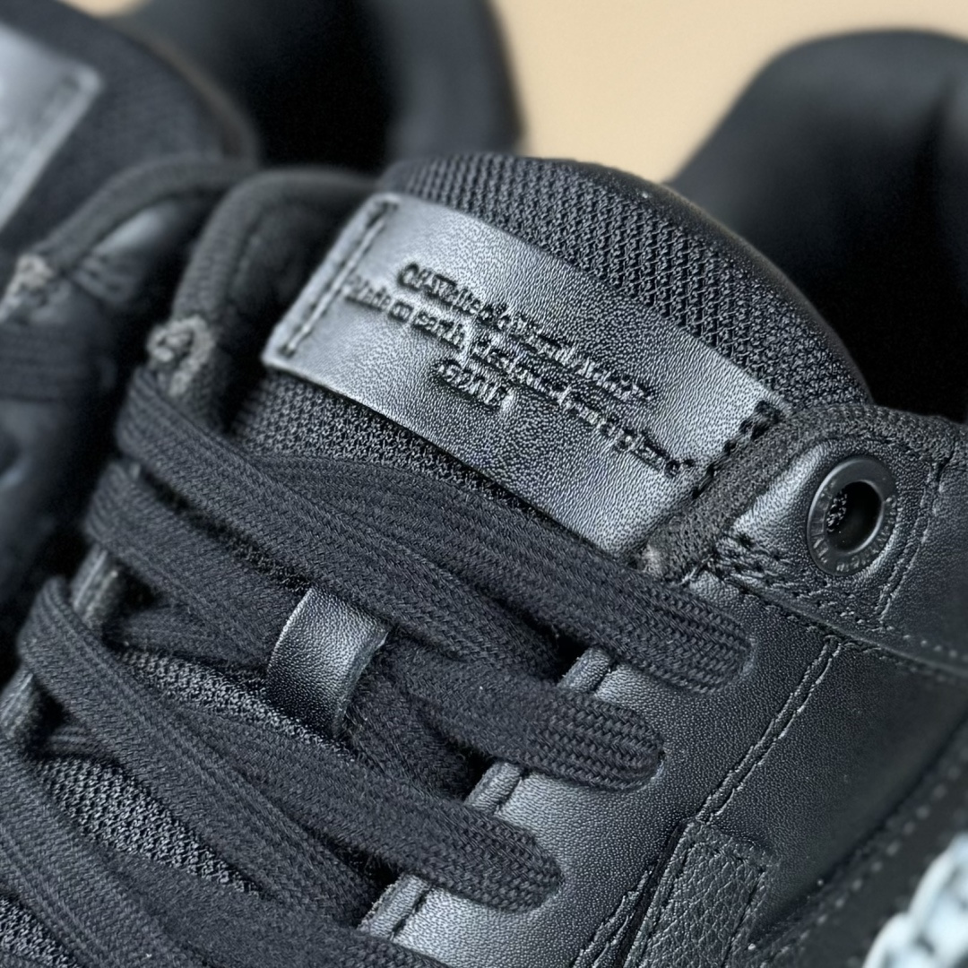 350 Off-White Out Of Office 低帮时尚板鞋 黑字Logo