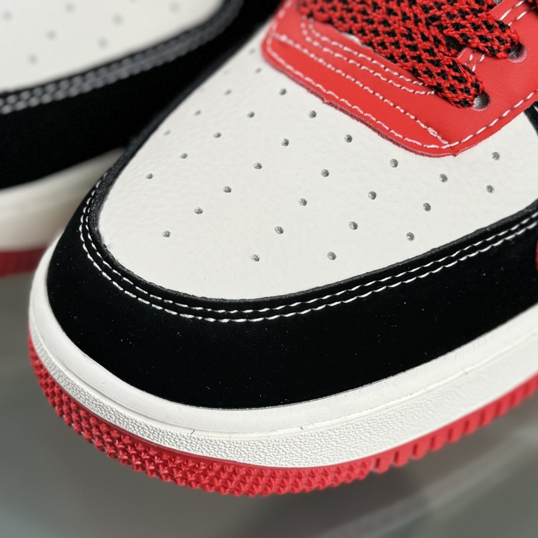 260 Nike Air Force 1 Low 07 x Louis Vuitton 黑白红三小勾满天星 KJ1688-016