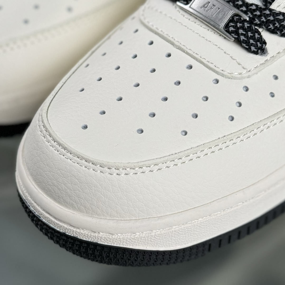 260 Nike Air Force 1'07 Low 联名 经典黑满天星 空军一号低帮休闲板鞋 JP8028-059