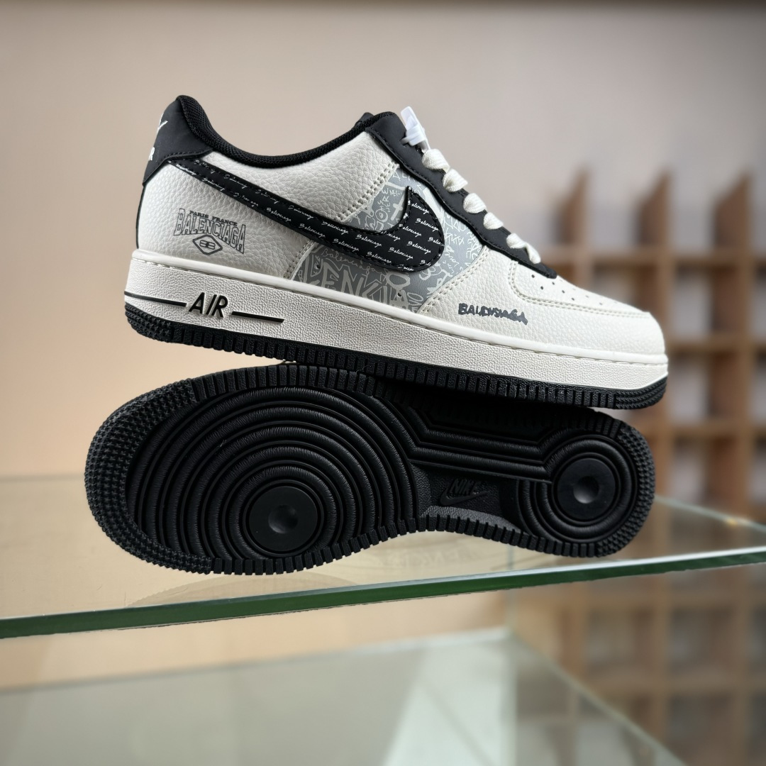 260 Nike Air Force 1'07 Low 巴黎世家联名 米白黑钩印刷 空军一号低帮休闲板鞋 XD2588-611