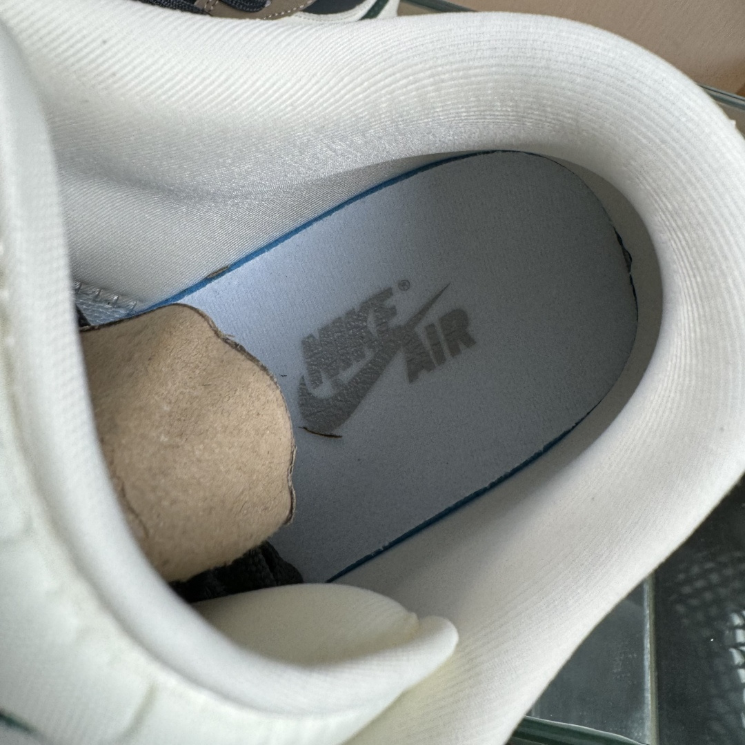 Travis Scott x Fragment Design x Air Jordan 1 低帮文化休闲板鞋 QD1988-007-Top High Quatity Cheap Sneakers Fashion Clothing Clothes Bags handbags Shoes of all Brand wholesale With The best Quality And Beautiful Price from China Factory Chinese suppliers wholesaler seller Travis Scott x Fragment Design x Air Jordan 1 低帮文化休闲板鞋 QD1988-007