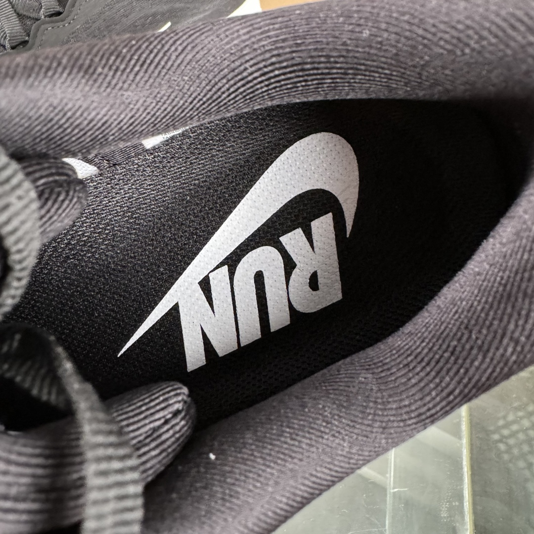 J版 Nike Air Zoom Vomero Plus 耐克网面厚底气垫跑鞋 HV8150-002-Top High Quatity Cheap Sneakers Fashion Clothing Clothes Bags handbags Shoes of all Brand wholesale With The best Quality And Beautiful Price from China Factory Chinese suppliers wholesaler seller J版 Nike Air Zoom Vomero Plus 耐克网面厚底气垫跑鞋 HV8150-002