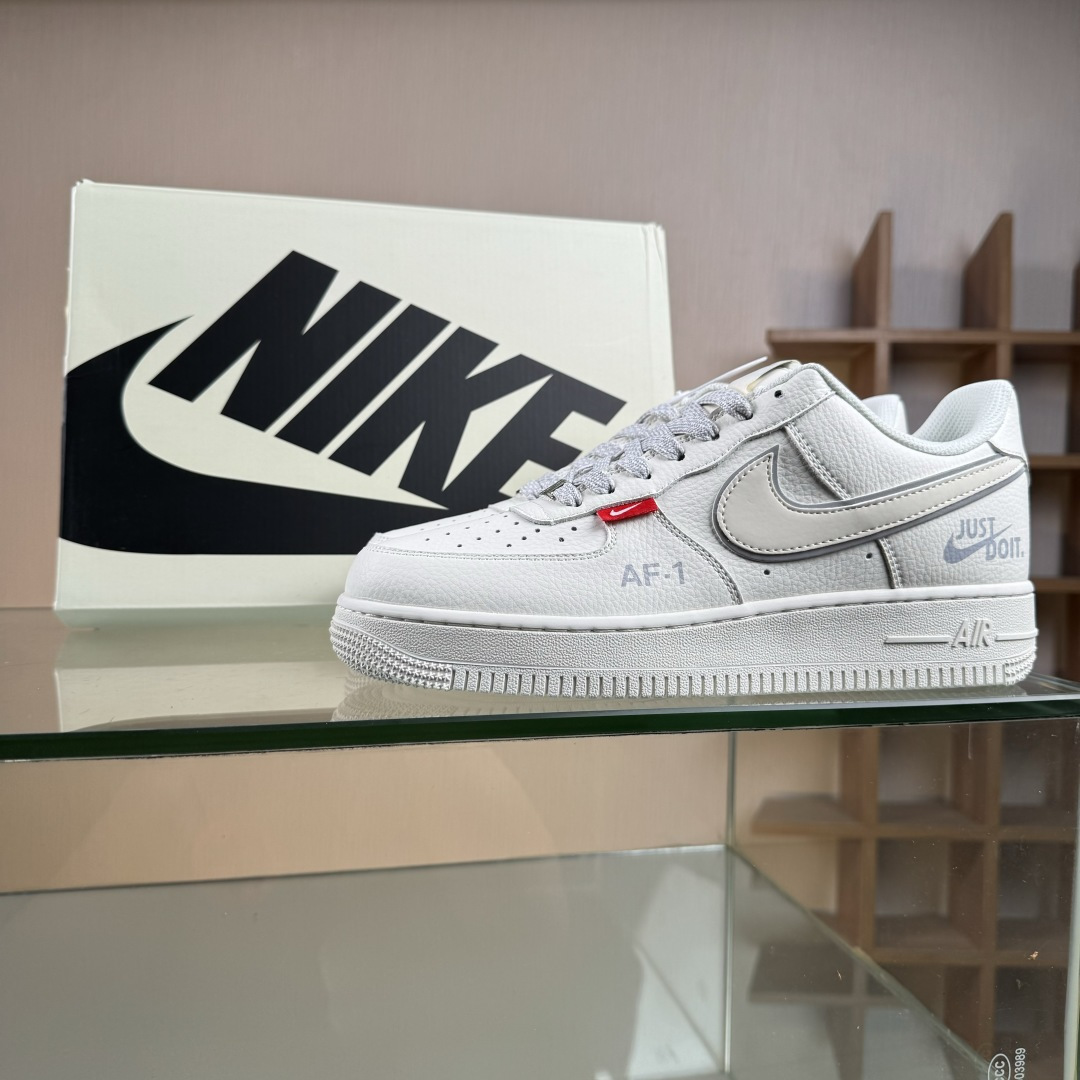 Nike Air Force 1'07 Low 红标 空军一号低帮休闲板鞋 CS5288-043 Nike Air Force 1'07 Low 红标 空军一号低帮休闲板鞋 CS5288-043