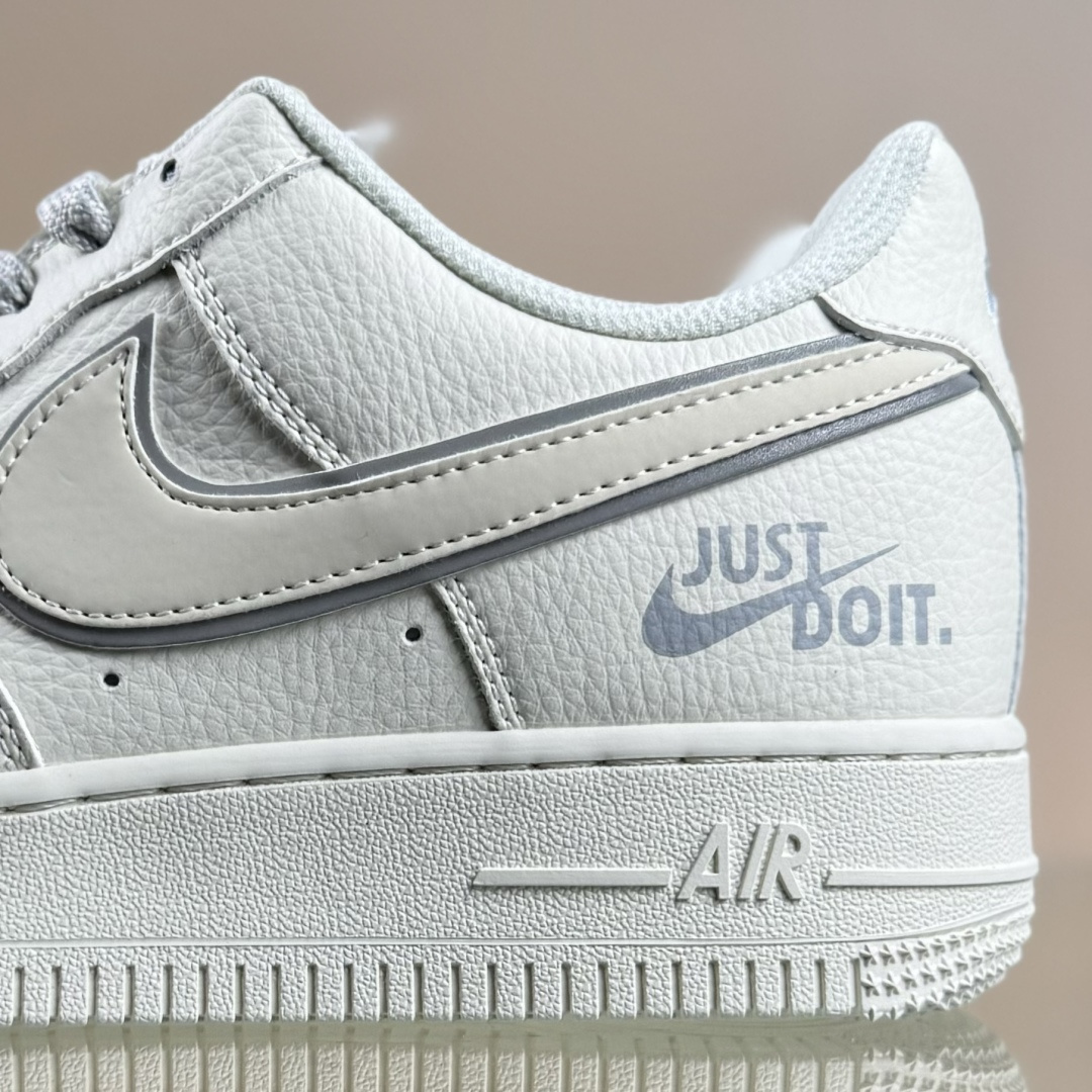 Nike Air Force 1'07 Low 红标 空军一号低帮休闲板鞋 CS5288-043 Nike Air Force 1'07 Low 红标 空军一号低帮休闲板鞋 CS5288-043