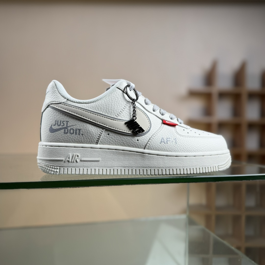 Nike Air Force 1’07 Low 红标 空军一号低帮休闲板鞋 CS5288-043 Nike Air Force 1’07 Low 红标 空军一号低帮休闲板鞋 CS5288-043