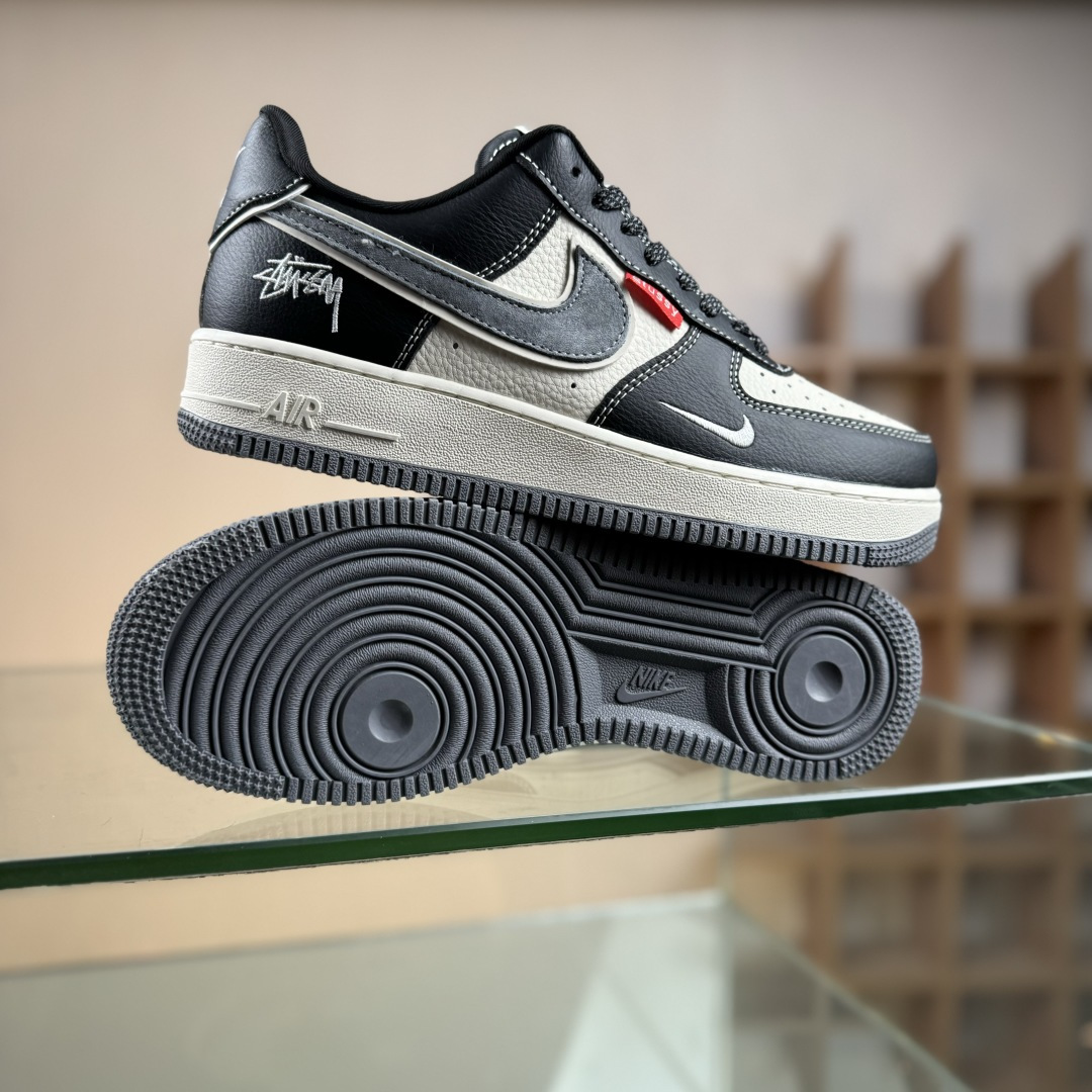 Nike Air Force 1'07 Low 斯图西联名 米灰黑织标 空军一号低帮休闲板鞋 DF0188-102-Top High Quatity Cheap Sneakers Fashion Clothing Clothes Bags handbags Shoes of all Brand wholesale With The best Quality And Beautiful Price from China Factory Chinese suppliers wholesaler seller Nike Air Force 1'07 Low 斯图西联名 米灰黑织标 空军一号低帮休闲板鞋 DF0188-102