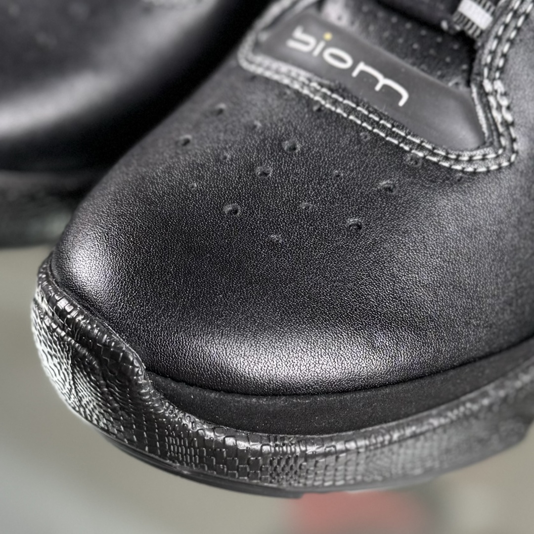 320 Ecco 爱步高帮 大经典 采用现代工艺品质融合 精选小牛皮面料 百搭休闲老爹鞋