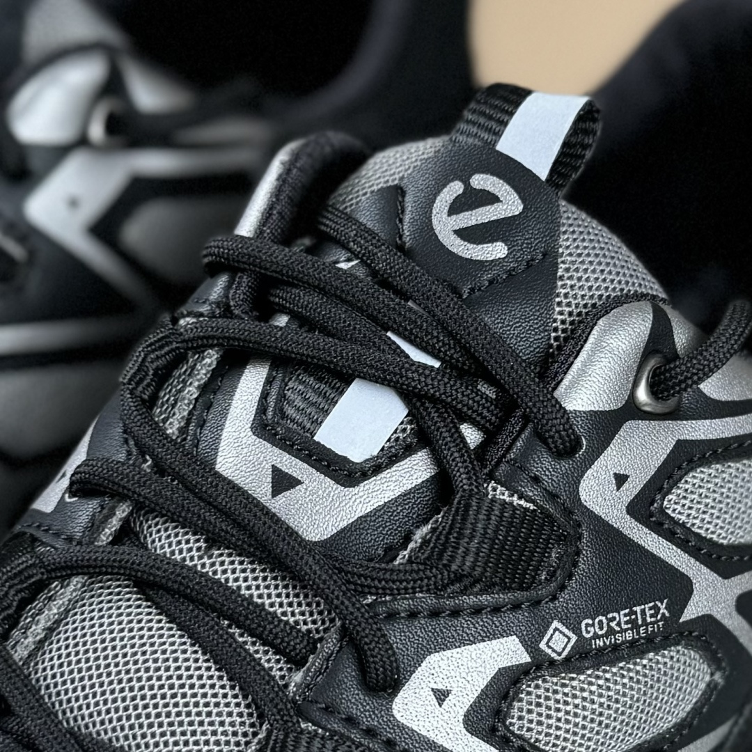 280 ECCO爱步首款户外防水男款运动鞋 透气休闲防滑跑步鞋