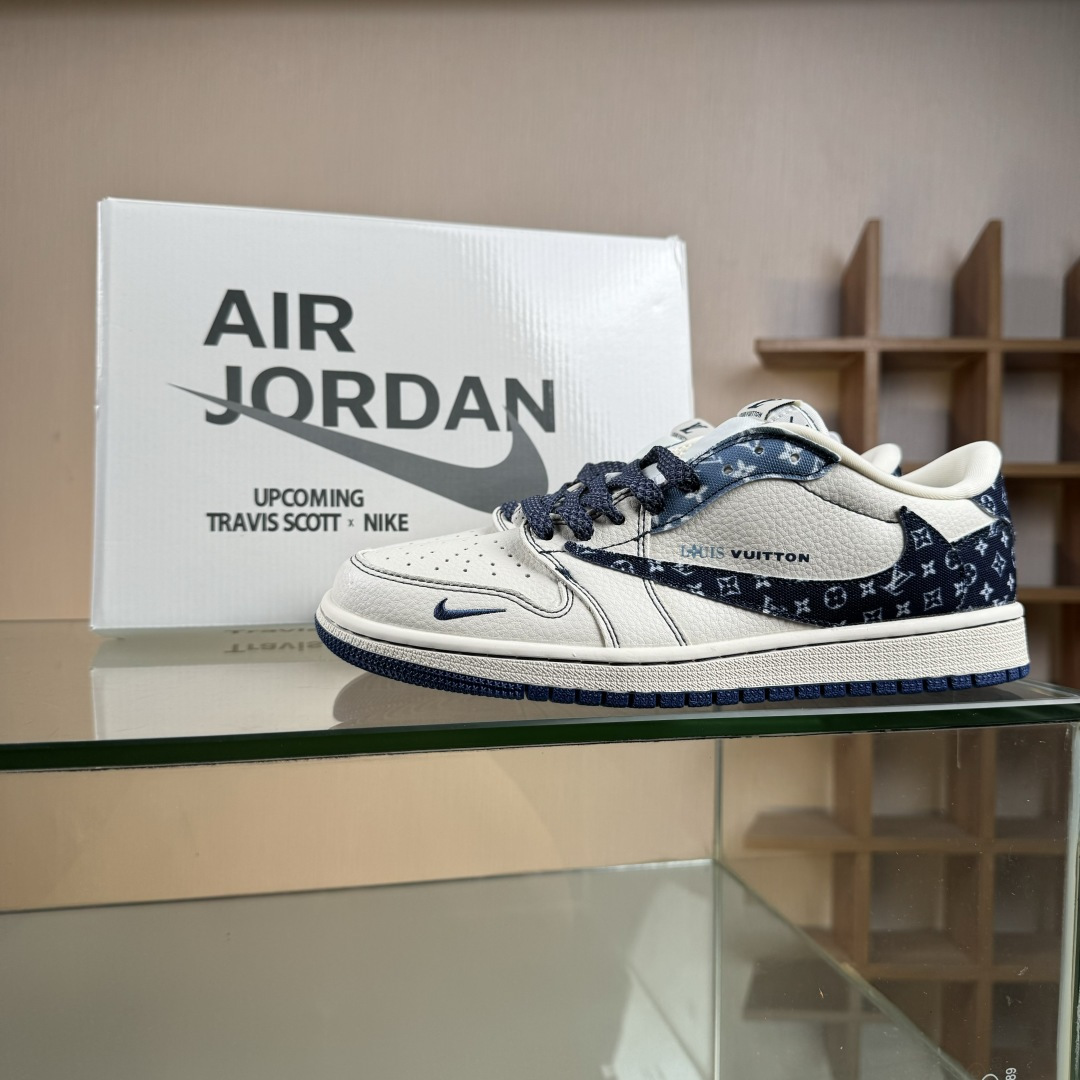 Travis Scott x Fragment Design x Jordan Air Jordan 1 Low SP “路易威登联名------水洗牛仔蓝印花” 高端定制 倒钩三方联名低帮篮球鞋 XD1979-002 Travis Scott x Fragment Design x Jordan Air Jordan 1 Low SP “路易威登联名------水洗牛仔蓝印花” 高端定制 倒钩三方联名低帮篮球鞋 XD1979-002