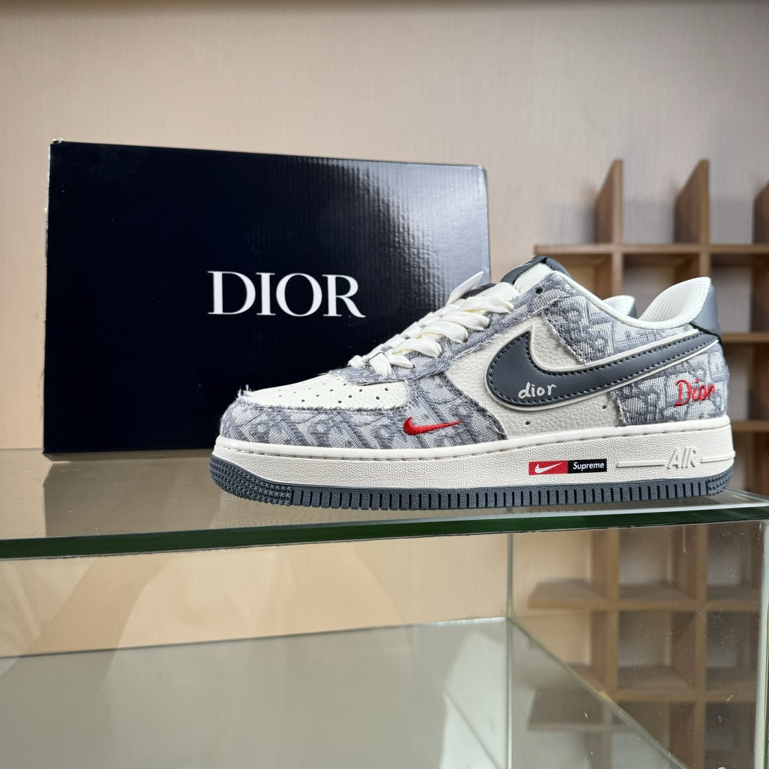 Nike Air Force 1'07 Low 迪奥联名 花纹米灰红 空军一号低帮休闲板鞋 MZ9588-807
