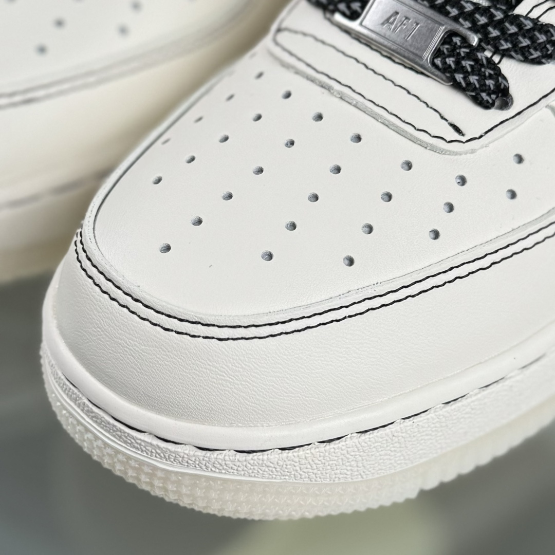 Nike Air Force 1'07 Low 米黑兔八哥水晶底 空军一号低帮休闲板鞋 SM6668-115 Nike Air Force 1'07 Low 米黑兔八哥水晶底 空军一号低帮休闲板鞋 SM6668-115