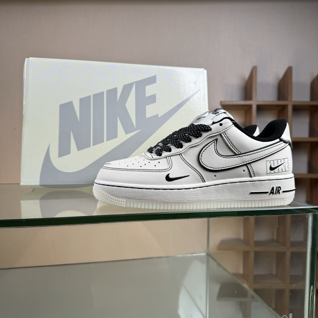 Nike Air Force 1'07 Low 米黑兔八哥水晶底 空军一号低帮休闲板鞋 SM6668-115 Nike Air Force 1'07 Low 米黑兔八哥水晶底 空军一号低帮休闲板鞋 SM6668-115