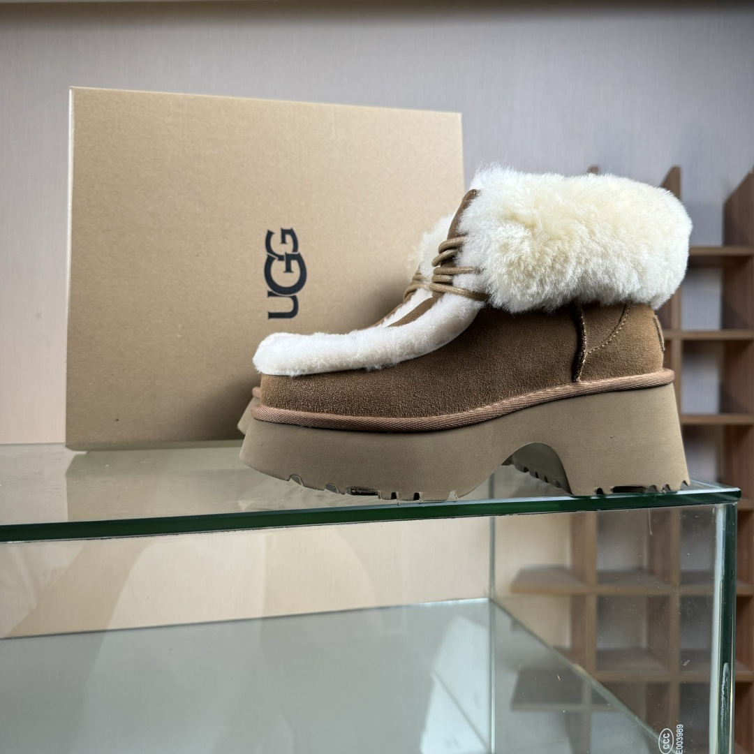350 25新款UGG 埃斯米 6cm增高 牛剖层革 时尚舒适 及踝 雪地靴