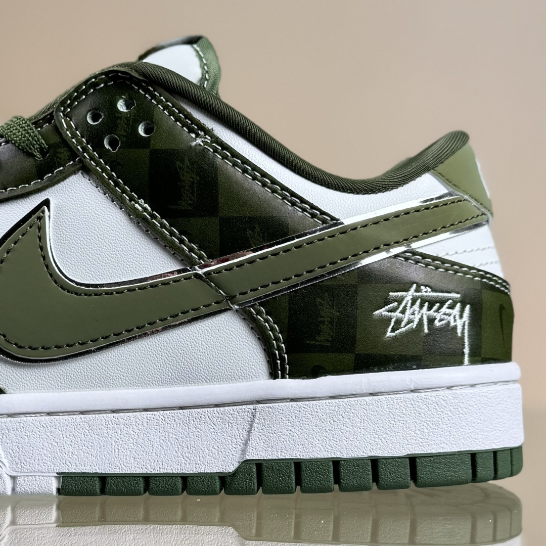 Nike SB Dunk Low x Stussy 绿白小勾 DG1988-010 Nike SB Dunk Low x Stussy 绿白小勾 DG1988-010