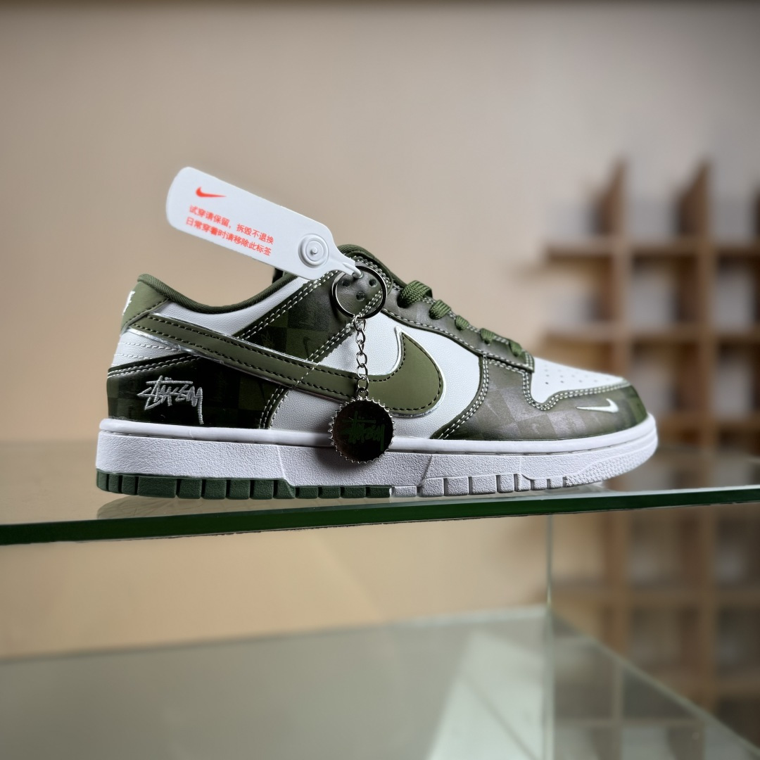 Nike SB Dunk Low x Stussy 绿白小勾 DG1988-010 Nike SB Dunk Low x Stussy 绿白小勾 DG1988-010