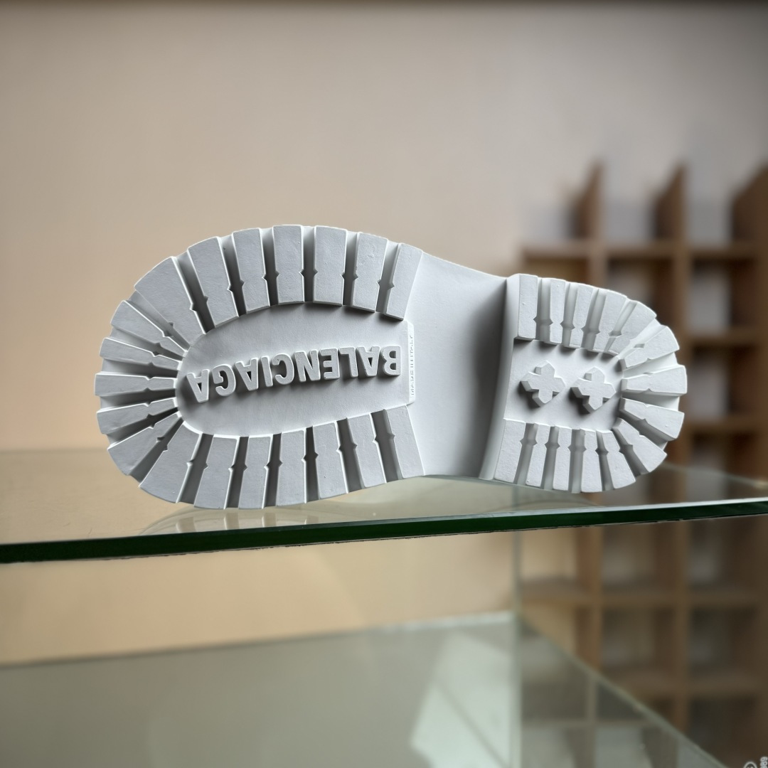 600 Balenciaga 巴黎世家ALASKA BOOTS 圆头套穿雪地靴 新晋滑雪系列胖墩米奇鞋