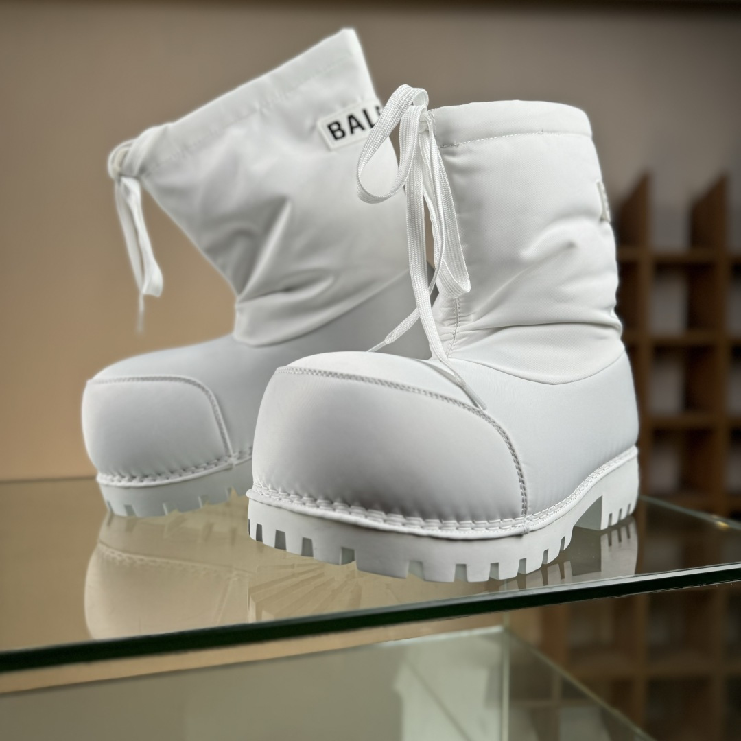 600 Balenciaga 巴黎世家ALASKA BOOTS 圆头套穿雪地靴 新晋滑雪系列胖墩米奇鞋