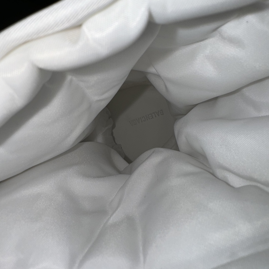 600 Balenciaga 巴黎世家ALASKA BOOTS 圆头套穿雪地靴 新晋滑雪系列胖墩米奇鞋