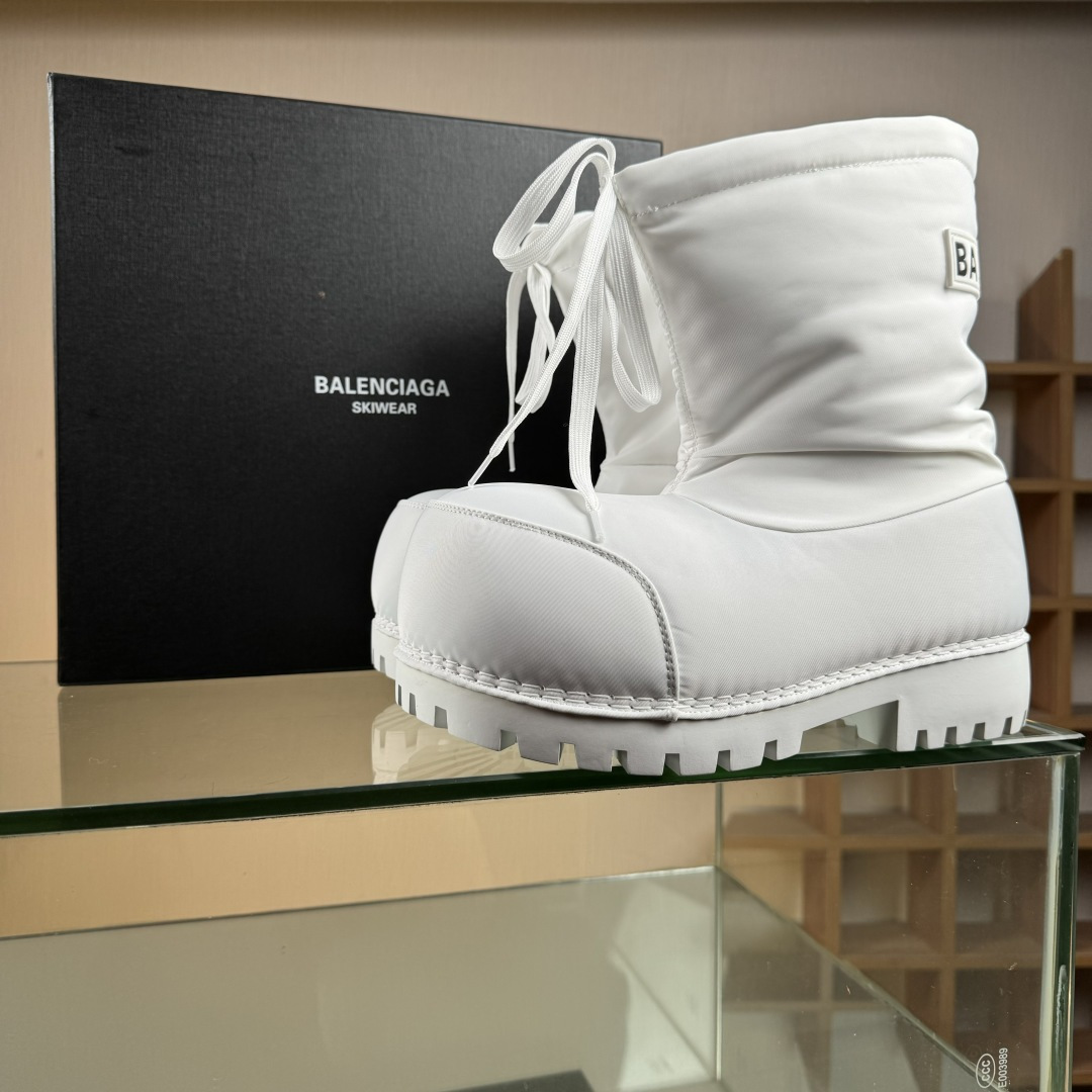 600 Balenciaga 巴黎世家ALASKA BOOTS 圆头套穿雪地靴 新晋滑雪系列胖墩米奇鞋