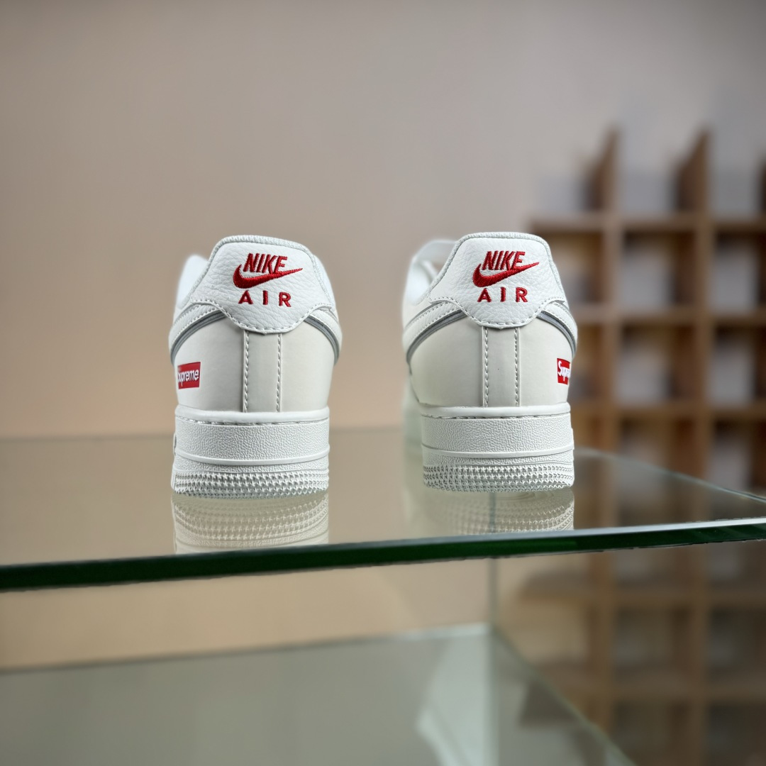 Nike Air Force 1'07 Low Supreme联名 米白小红勾 空军一号低帮休闲板鞋 CS5288-052