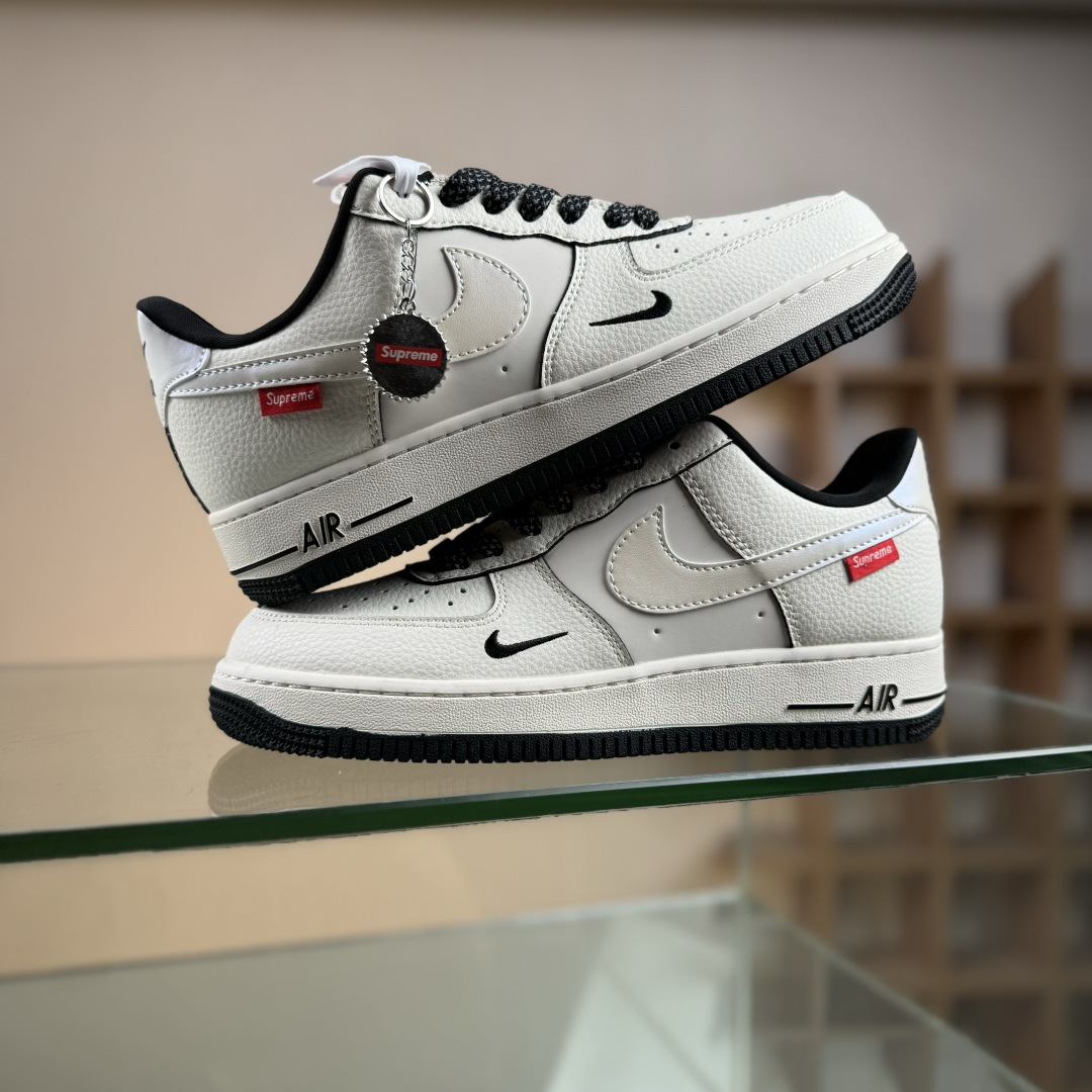 Nike Air Force 1'07 Low Supreme联名 米黑边 空军一号低帮休闲板鞋 XX3168-220-Top High Quatity Cheap Sneakers Fashion Clothing Clothes Bags handbags Shoes of all Brand wholesale With The best Quality And Beautiful Price from China Factory Chinese suppliers wholesaler seller Nike Air Force 1'07 Low Supreme联名 米黑边 空军一号低帮休闲板鞋 XX3168-220