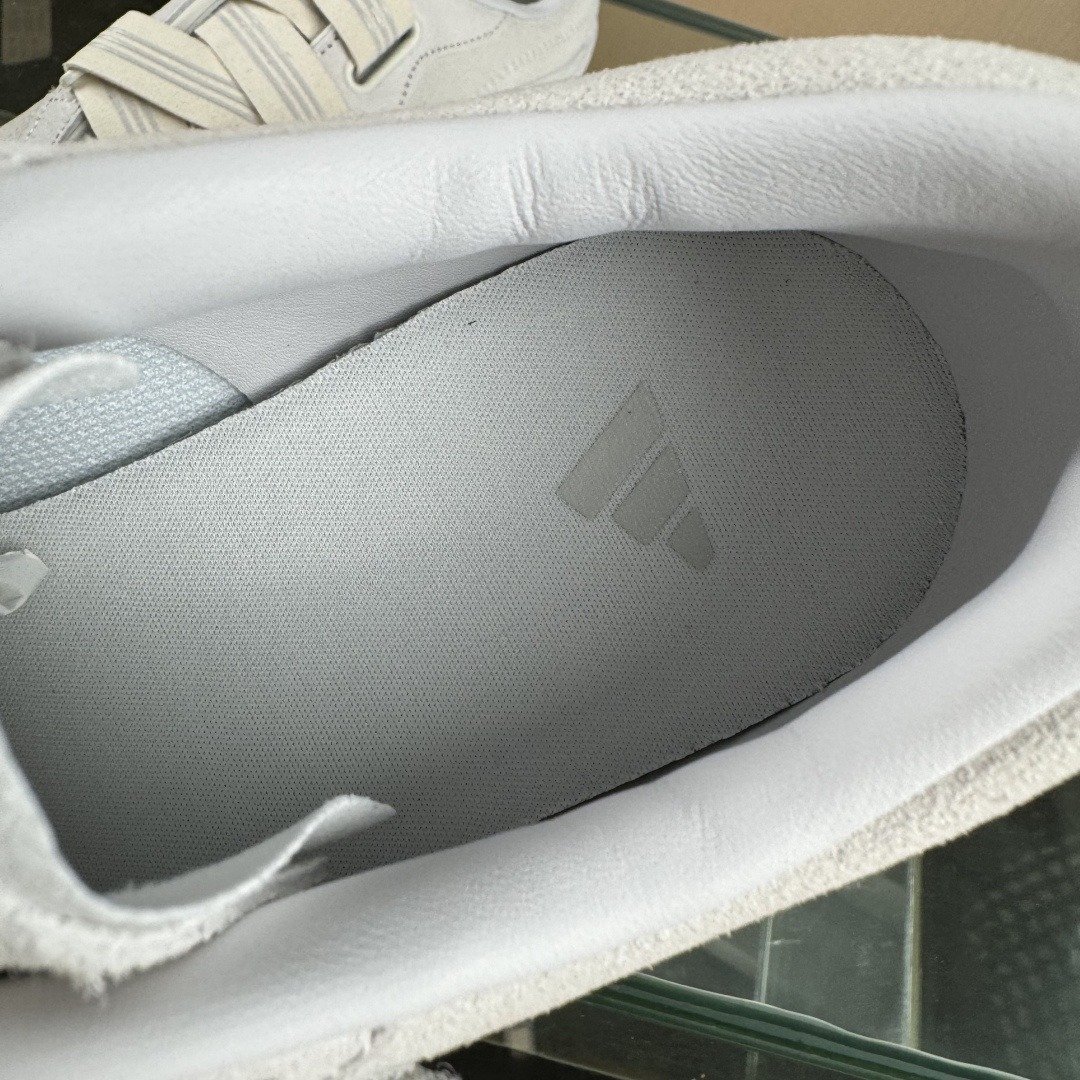 190 ADIDAS URBAN REVERIE 舒适百搭 耐磨低帮 阿迪达斯 生活休闲鞋 JS0151