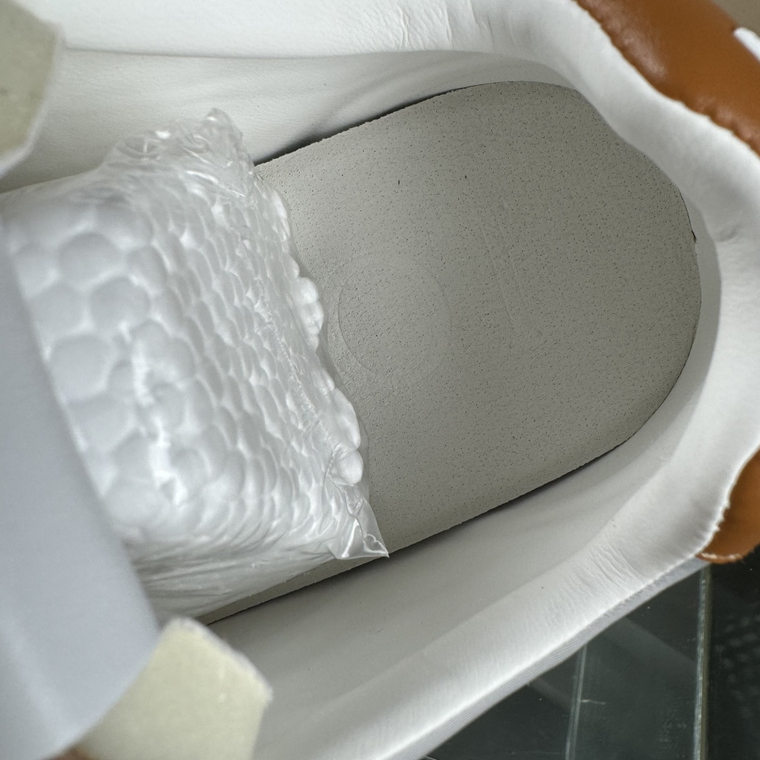 220 罗意威Loewe Ballet Runner 1.0 Sneakers 芭蕾舞2.0系列阿甘复古风德训薄底百搭休闲运动鞋