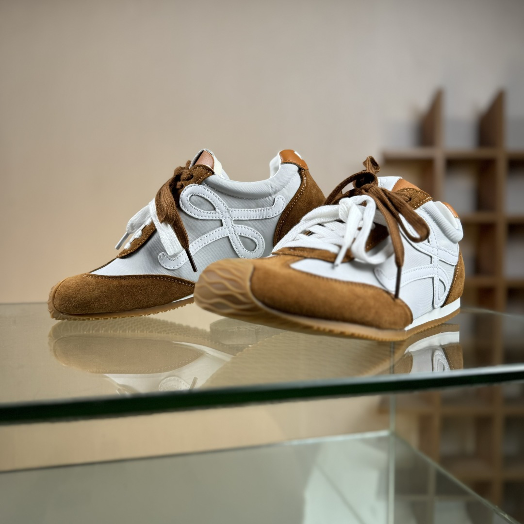 220 罗意威Loewe Ballet Runner 1.0 Sneakers 芭蕾舞2.0系列阿甘复古风德训薄底百搭休闲运动鞋